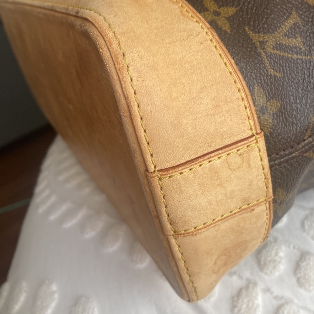Authentic LV bag, mono prints - Picture 3 of 11
